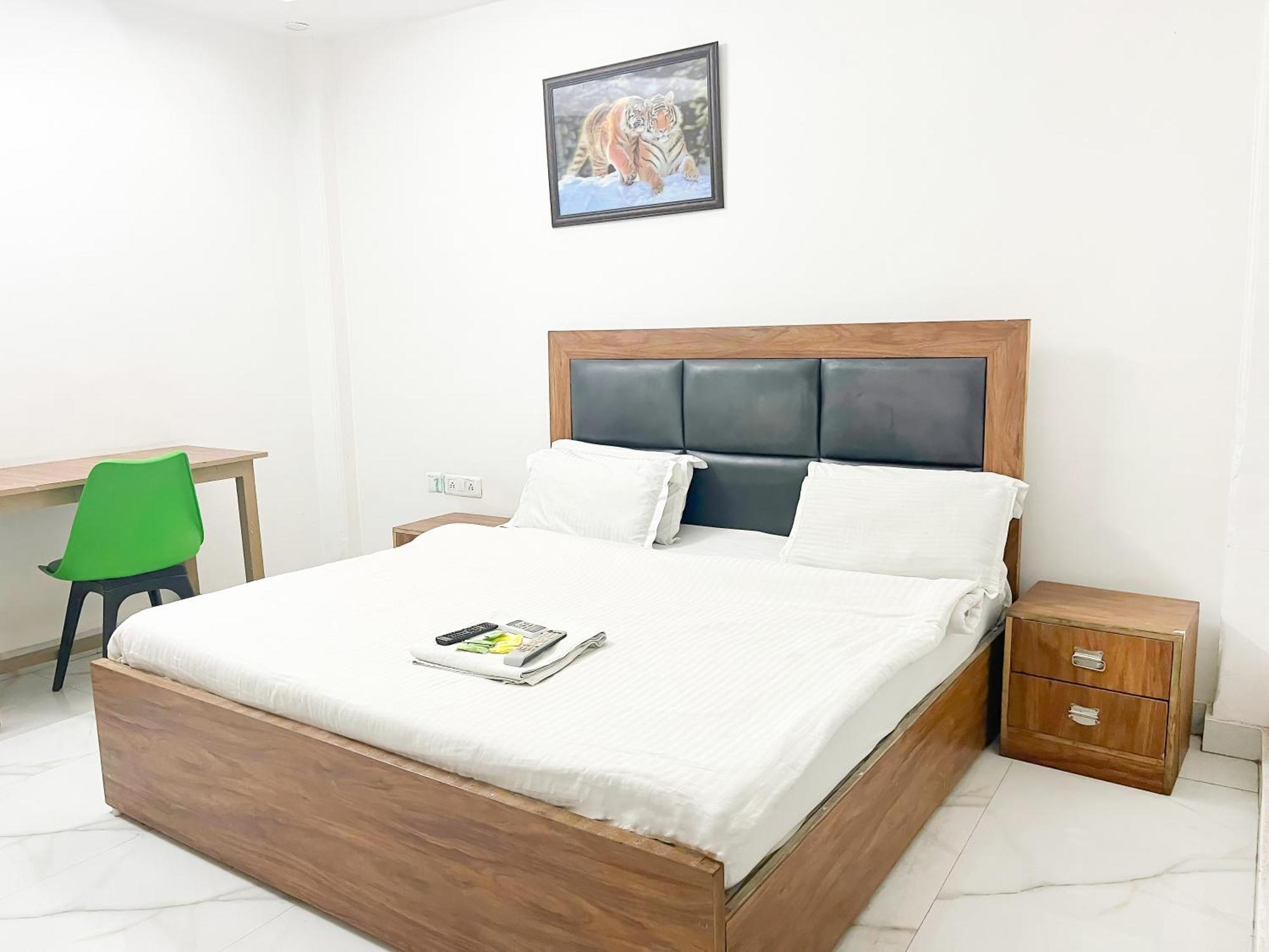 Hotel Classic Nizamudinn Railway Station 3*